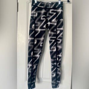 Zumba Black and White Abstract Print Leggings